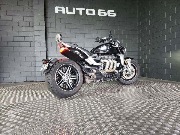 2023 Triumph Rocket 3 GT YJ1 Carousel 1
