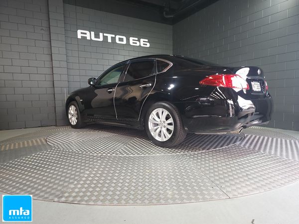 2011 Nissan Fuga Carousel 14