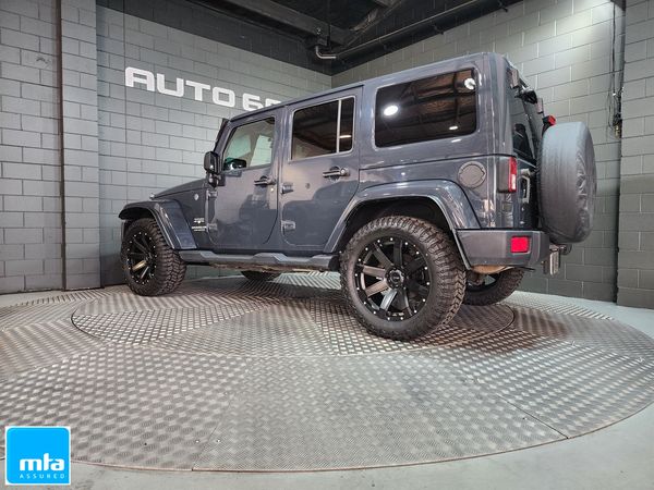 2017 Jeep Wrangler SPORT UNLIMITED 3.6P Carousel 12