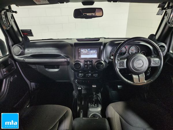 2015 Jeep Wrangler SPORT UNLIMITED 3.6P Carousel 2