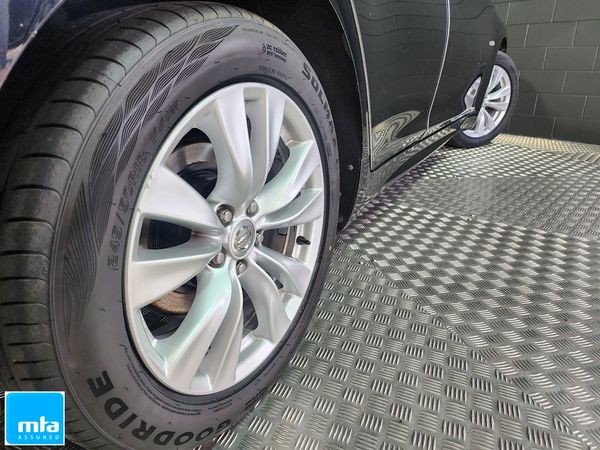 2011 Nissan Fuga Carousel 12