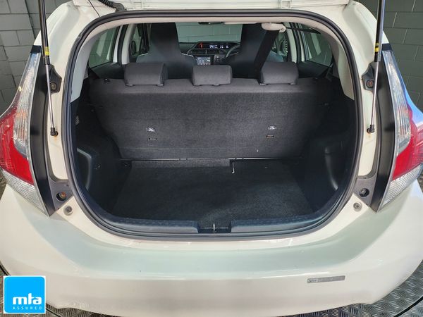 2016 Toyota Aqua Carousel 15