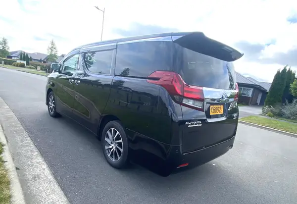 2017 Toyota ALPHARD HYBRID "TOP SPEC" 7 SEATER Carousel 6