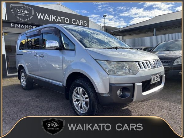 2011 Mitsubishi Delica D5 4X4