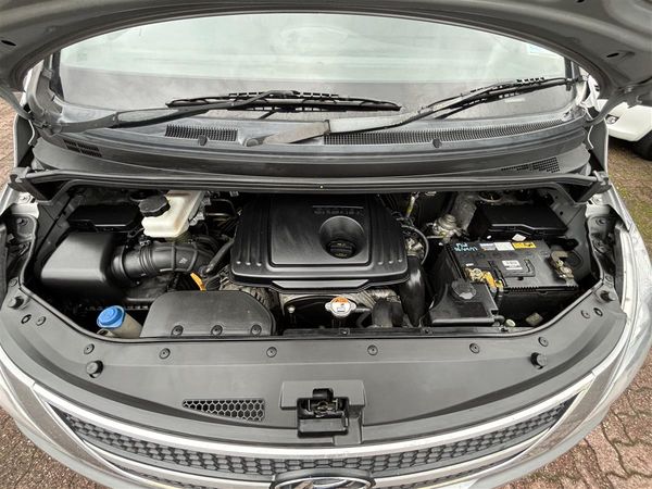 2014 Hyundai iLoad 2.5 CRDI MANUAL Carousel 8