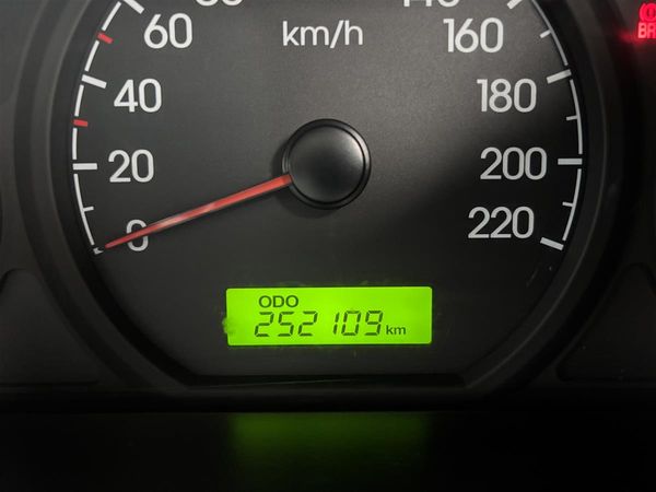 2014 Hyundai iLoad 2.5 CRDI MANUAL Carousel 7