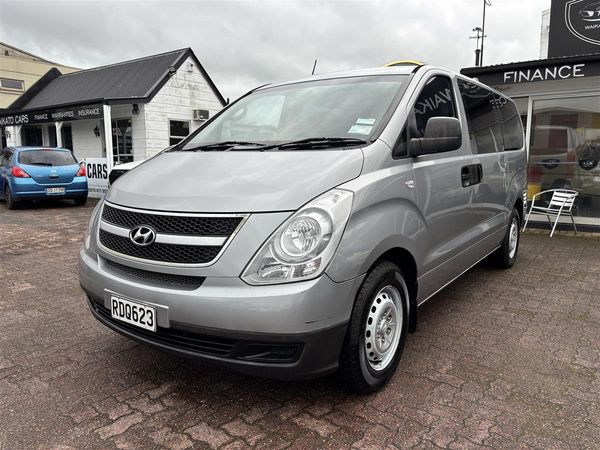2014 Hyundai iLoad 2.5 CRDI MANUAL Carousel 1