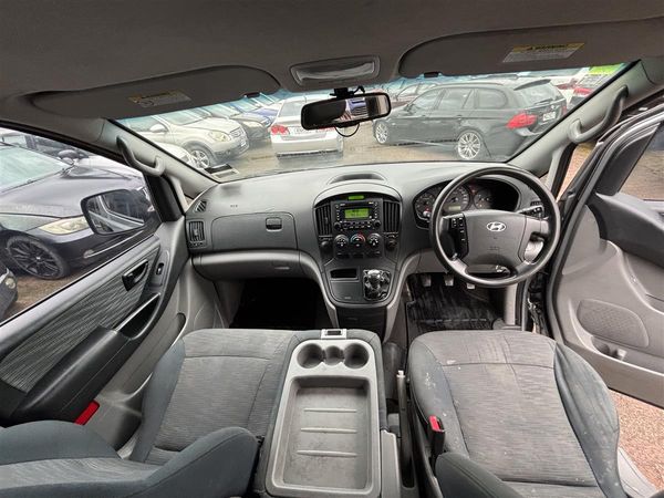 2014 Hyundai iLoad 2.5 CRDI MANUAL Carousel 5