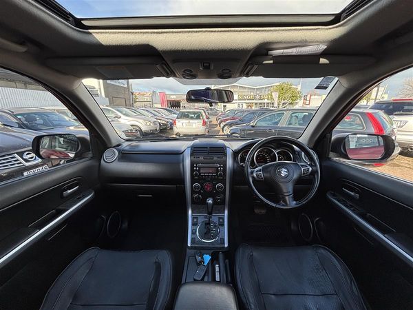 2011 Suzuki Grand Vitara WJLXA2 3.2 4x4 Carousel 6