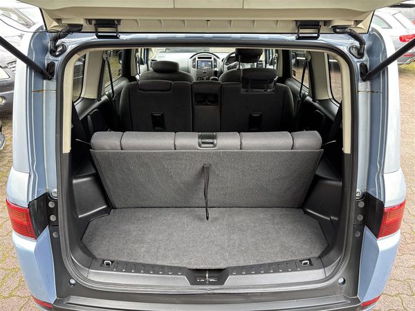 2005 Nissan Lafesta 20S Carousel 4