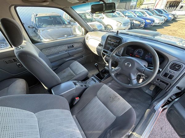 2011 Nissan Navara DX 2WD 2.5TD Carousel 7
