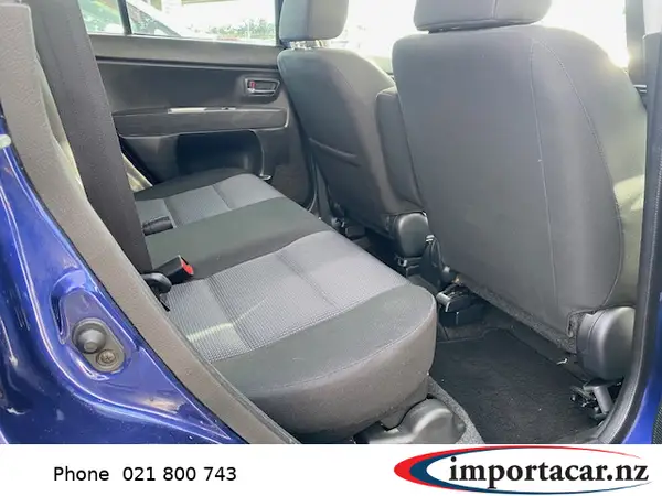 MAZDA Demio 2006 Carousel 3