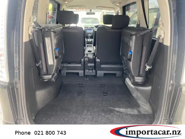 NISSAN Serena Hybrid 2012 Carousel 3
