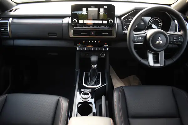 2025 Mitsubishi Triton DC VRX 4WD 6At Carousel 1
