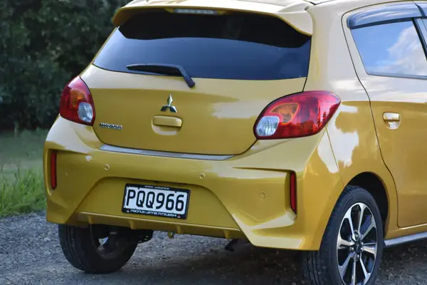 2020 Mitsubishi Mirage XLS Carousel 5