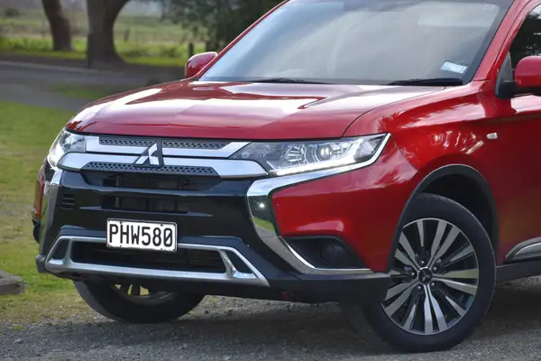2022 Mitsubishi Outlander LS 7 Seat Auto Carousel 5