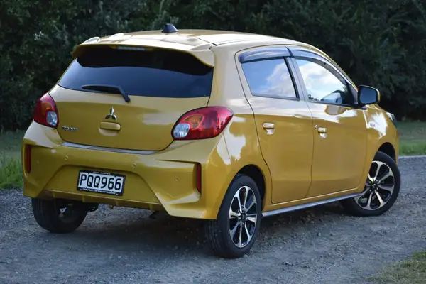 2020 Mitsubishi Mirage XLS Carousel 6