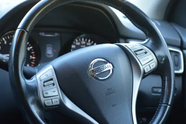 2015 Nissan Qashqai ST Carousel 9