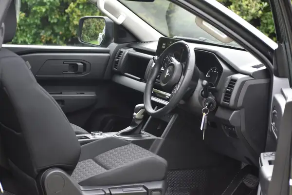 2025 Mitsubishi Triton CC GLX 4WD Flat Deck 6At Carousel 9