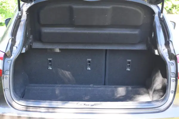 2015 Nissan Qashqai ST Carousel 8