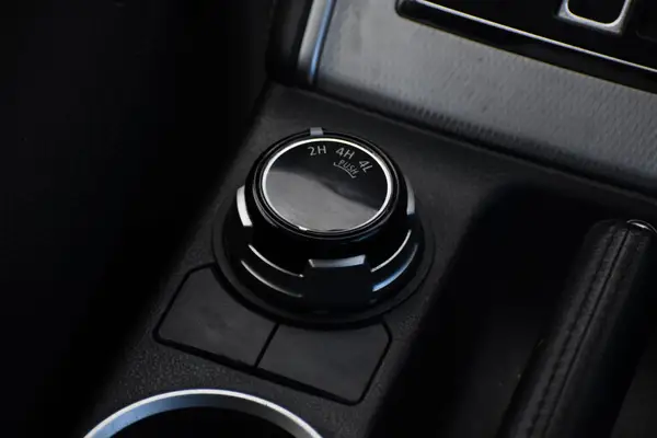 2022 Mitsubishi Triton DC GLX 4WD AUTO Carousel 7