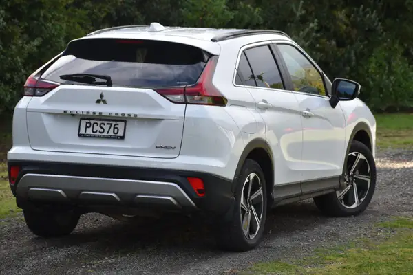 2022 Mitsubishi Eclipse Cross XLS PHEV 4WD Auto Carousel 1