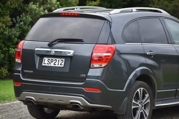2018 Holden Captiva LTZ 7 Seater Diesel Turbo 4WD - One Owner! Carousel 4