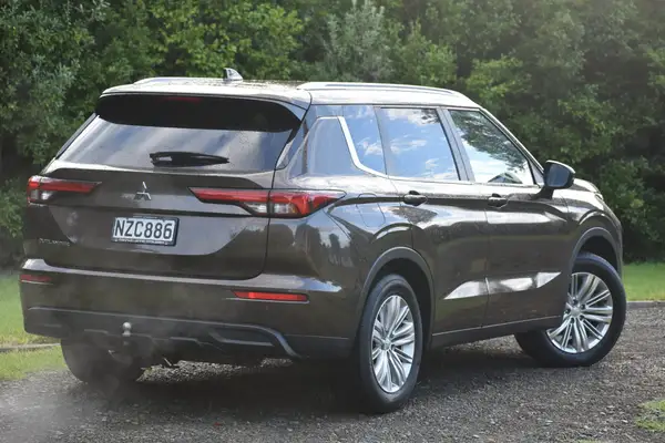 2021 Mitsubishi Outlander New Gen LS 2WD Petrol 8Sp 5 Carousel 3