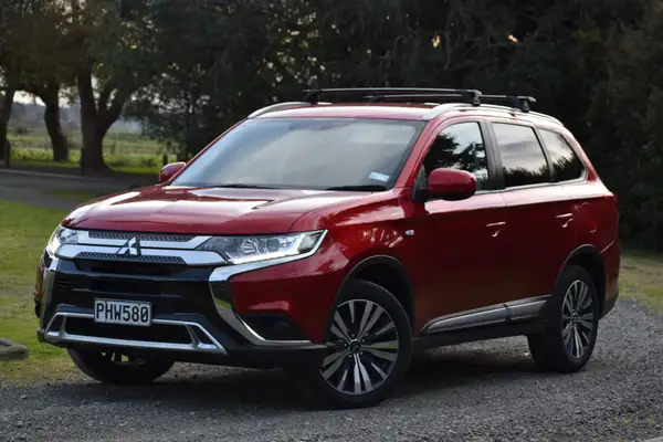 2022 Mitsubishi Outlander LS 7 Seat Auto