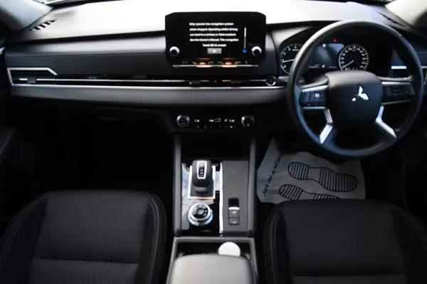2021 Mitsubishi Outlander New Gen LS 2WD Petrol 8Sp 5 Carousel 7