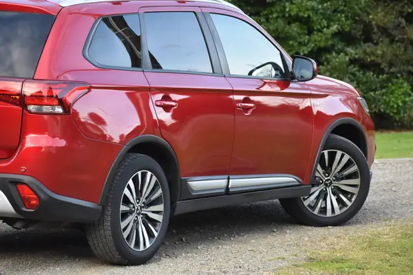2022 Mitsubishi Outlander LS 7 Seat Auto Carousel 8