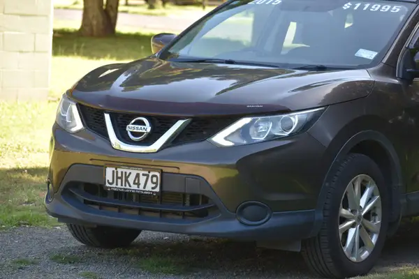 2015 Nissan Qashqai ST Carousel 2