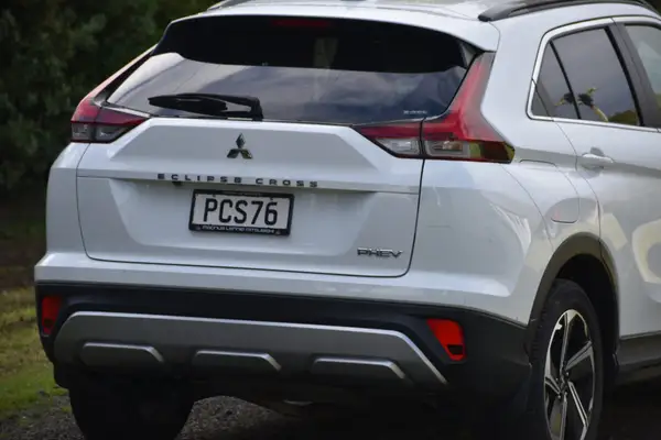 2022 Mitsubishi Eclipse Cross XLS PHEV 4WD Auto Carousel 3
