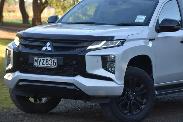 2020 Mitsubishi Triton DC GLSB 4WD 6AT Carousel 1