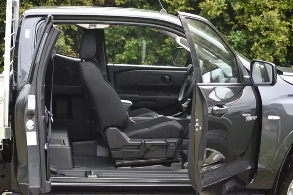 2025 Mitsubishi Triton CC GLX 4WD Flat Deck 6At Carousel 5