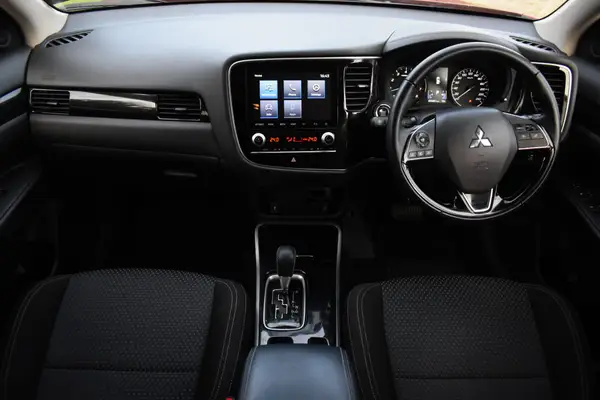 2022 Mitsubishi Outlander LS 7 Seat Auto Carousel 3