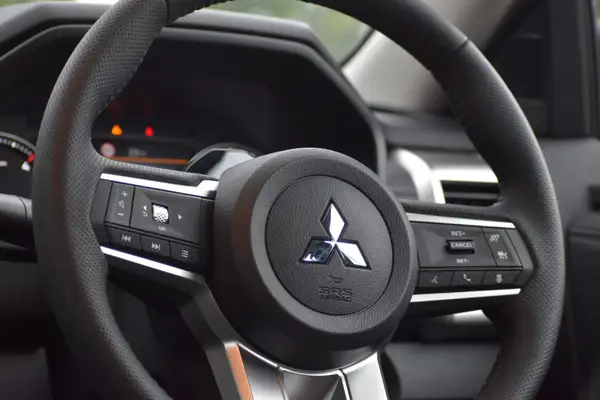2025 Mitsubishi Triton DC GLX-R 4WD AUTO Carousel 6