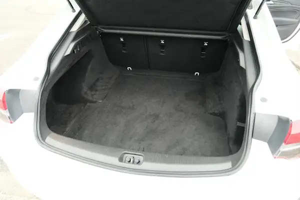 2019 Holden Commodore Calais Carousel 9