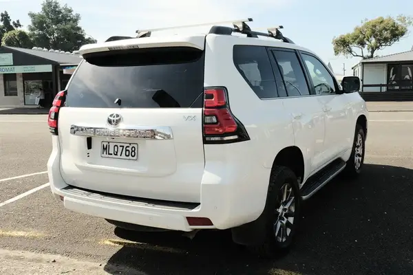 2019 Toyota Land Cruiser Prado VX Carousel 4