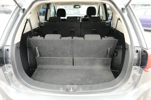 2022 Mitsubishi Outlander LS Carousel 5