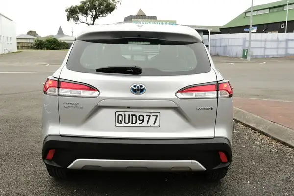2024 Toyota Corolla Cross GX Hybrid Carousel 3