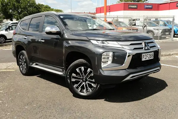 2023 Mitsubishi Pajero Sport VRX