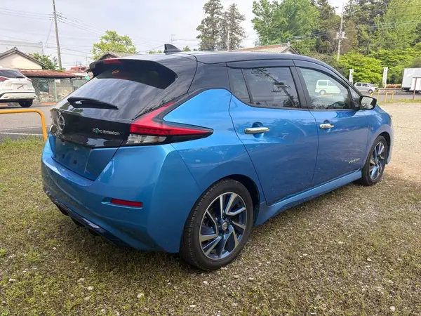 2022 Nissan Leaf Carousel 5