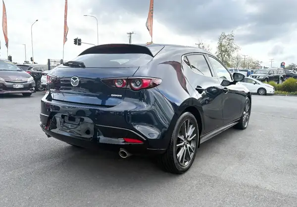 2021 Mazda 3 MAZDA 3 FASTBACK 15S Carousel 5
