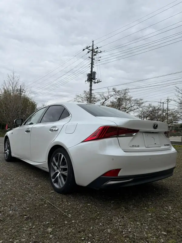 2017 Lexus IS 300h Carousel 6