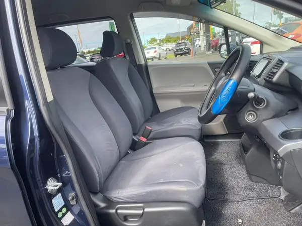 2009 Honda Freed Carousel 8