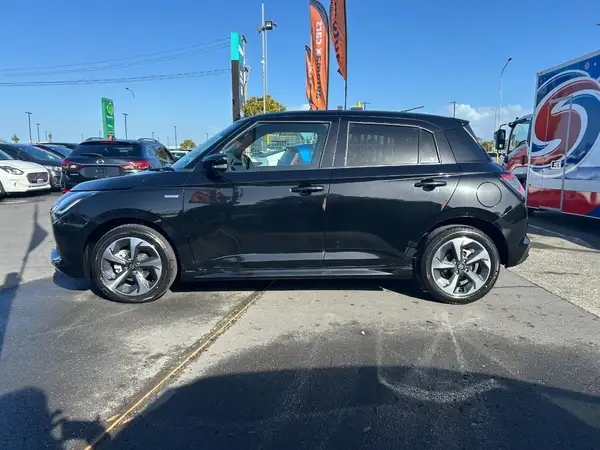 2024 Suzuki Swift HYBRID MZ Carousel 3