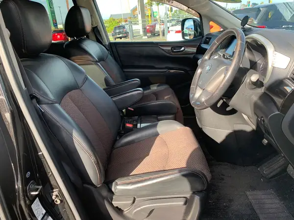 2010 Nissan Elgrand Carousel 8