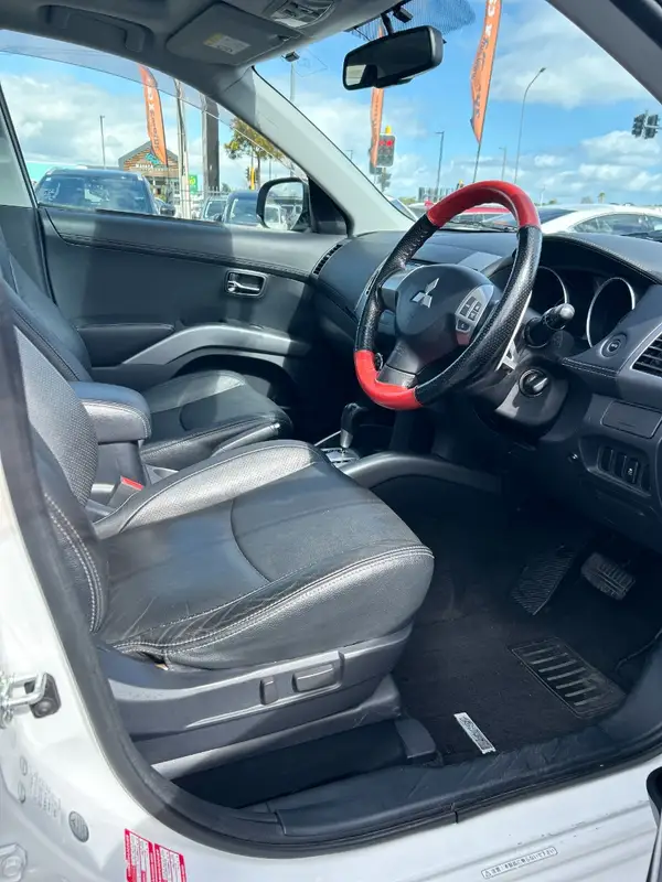 2012 Mitsubishi Outlander 7 SETAR ROADEST 20G Carousel 9