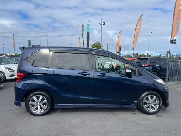 2009 Honda Freed Carousel 7